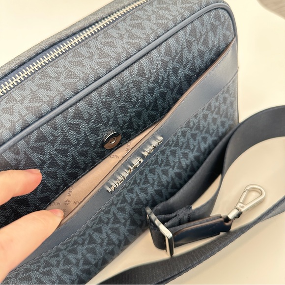 Michael Kors Large Pocket Kenly Crossbody Bag in Admiral Blue - Picture 13 of 15